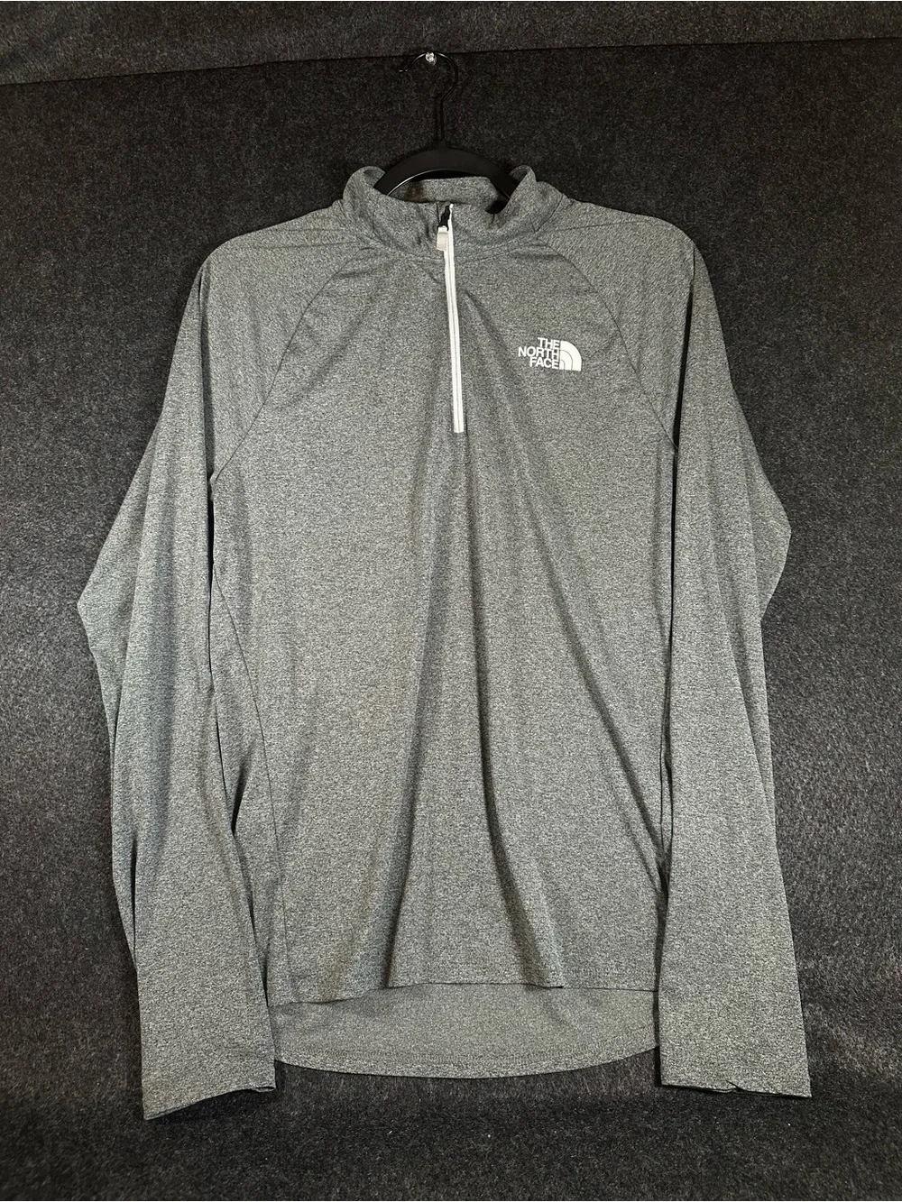 The North Face Men’s Quarter Zip Pullover Gray Performance Long Sleeve M